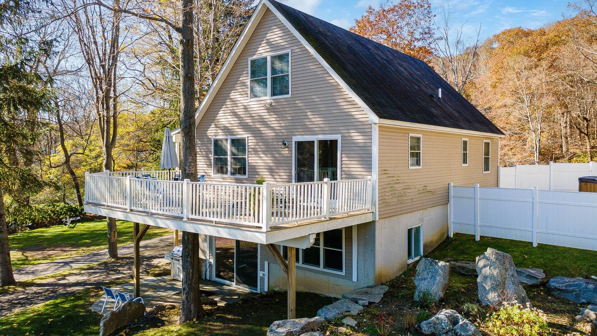 Holmes House | Beautiful lake view home on Whaley Lake in Holmes, NY.