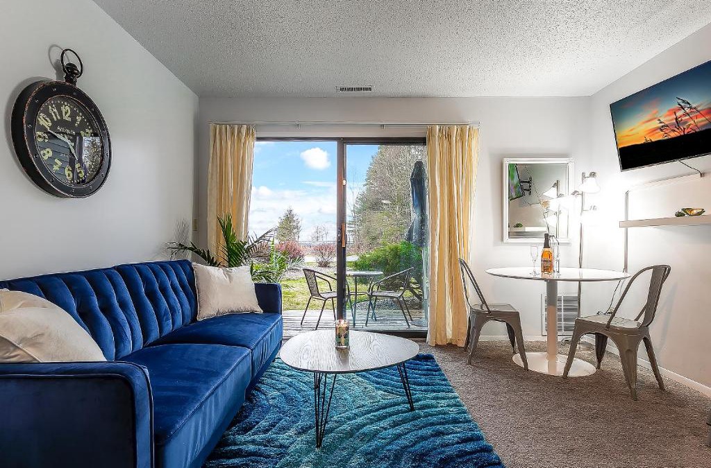 Acme Apartment | Beautiful Lake View Studio Condo at The Shores
