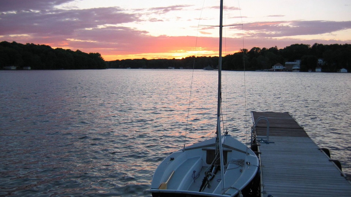 Lake Hopatcong Cottage | Beautiful Lakefront Home with Amazing Lake Views. Dog Friendly!