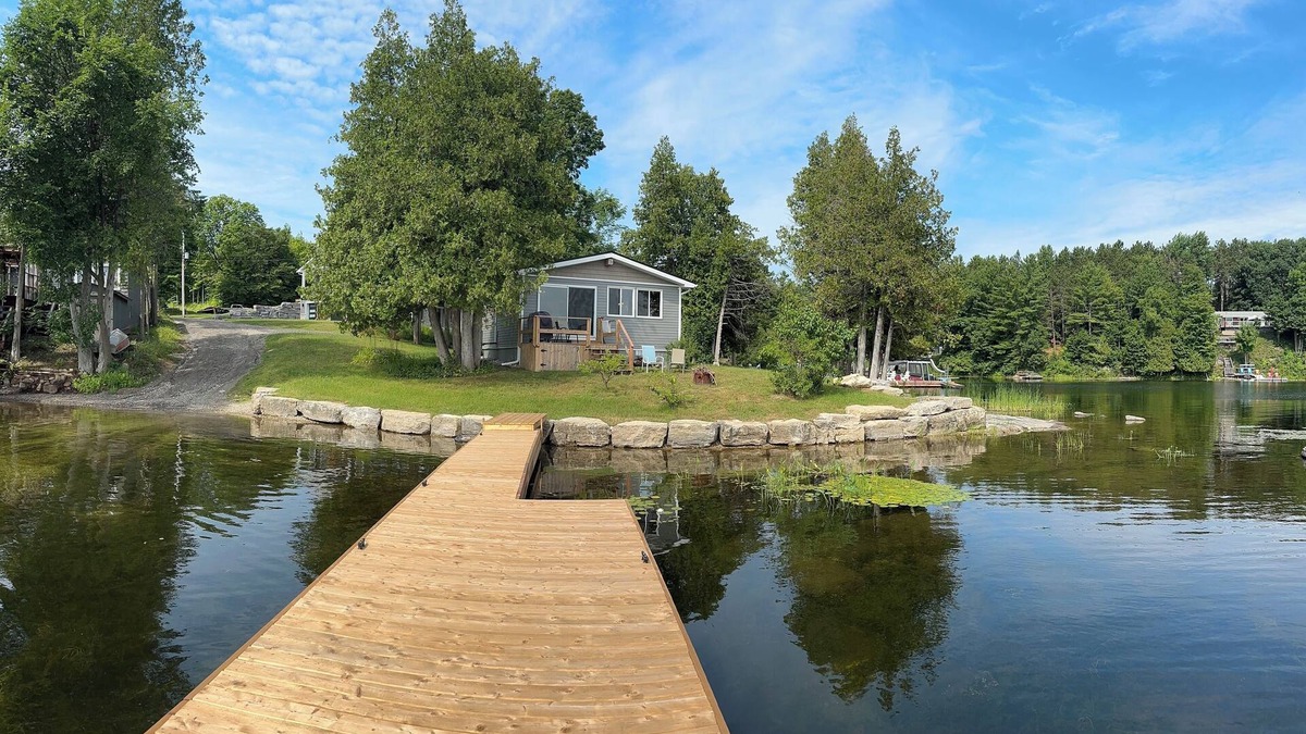 Tay Valley Cottage | Beautiful lakefront cottage steps from the clear waters of spring fed Black Lake