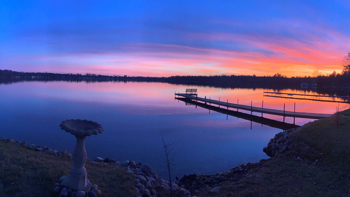 Suring Cottage | Beautiful lakefront cabin for the family. Close to valley yet peace and quiet