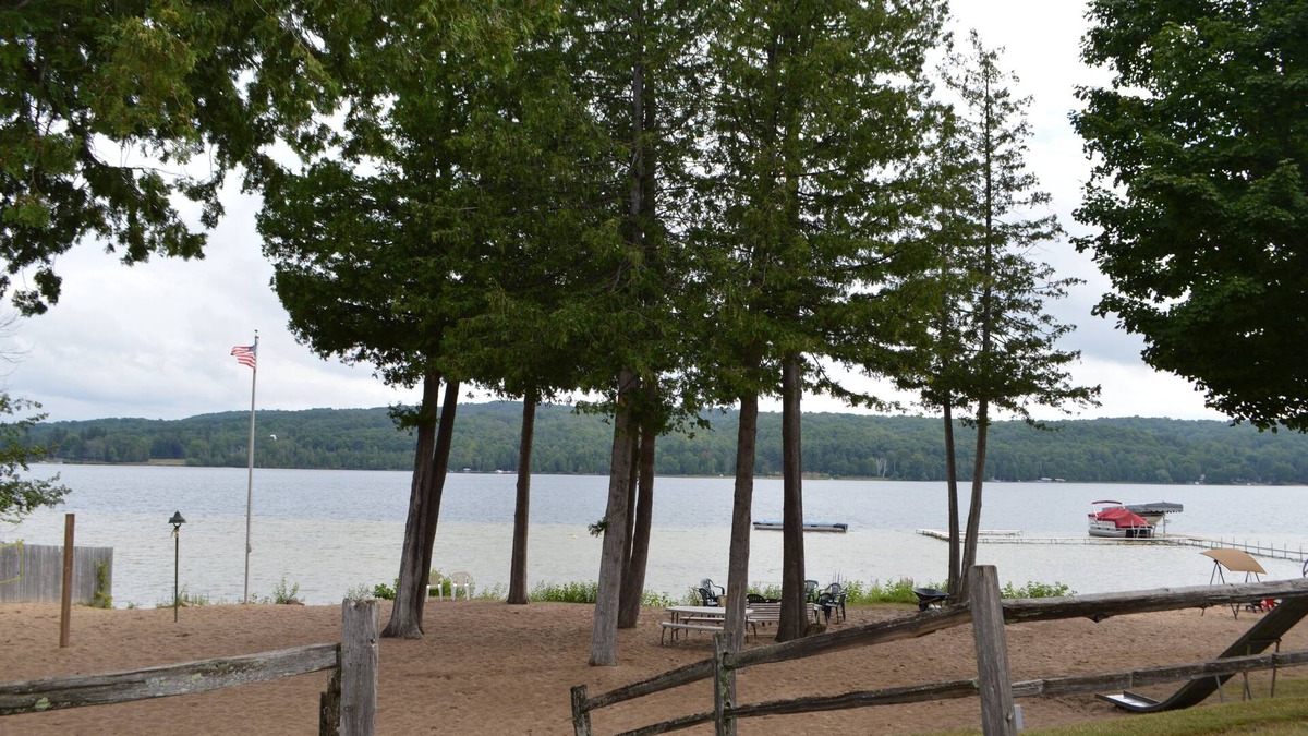 Bellaire Cottage | Beautiful Lakefront Cottage on Intermediate Lake