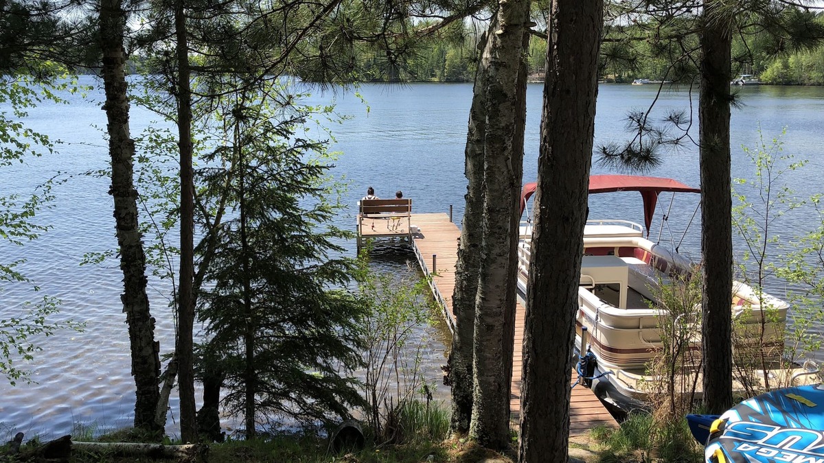 Florence House | Beautiful Lakefront Cottage Just Steps From The Water On Keyes Lake