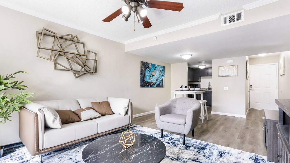 Slidell Condo | Beautiful Lakefront Condo