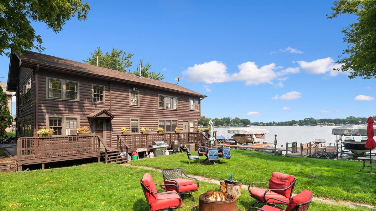 Antioch Apartment | Beautiful Lakefront Cottage with boat slip on the Chain of Lakes!