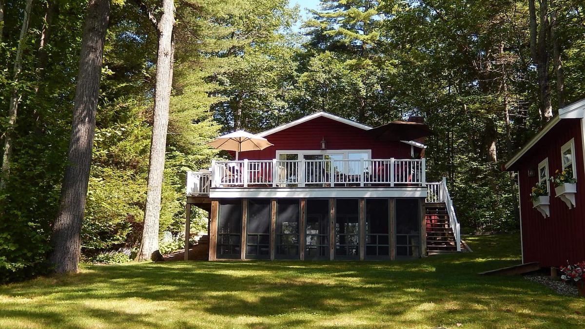 Raymond House | Beautiful Lakefront Escape - Book Your Fall Foliage GetAway!