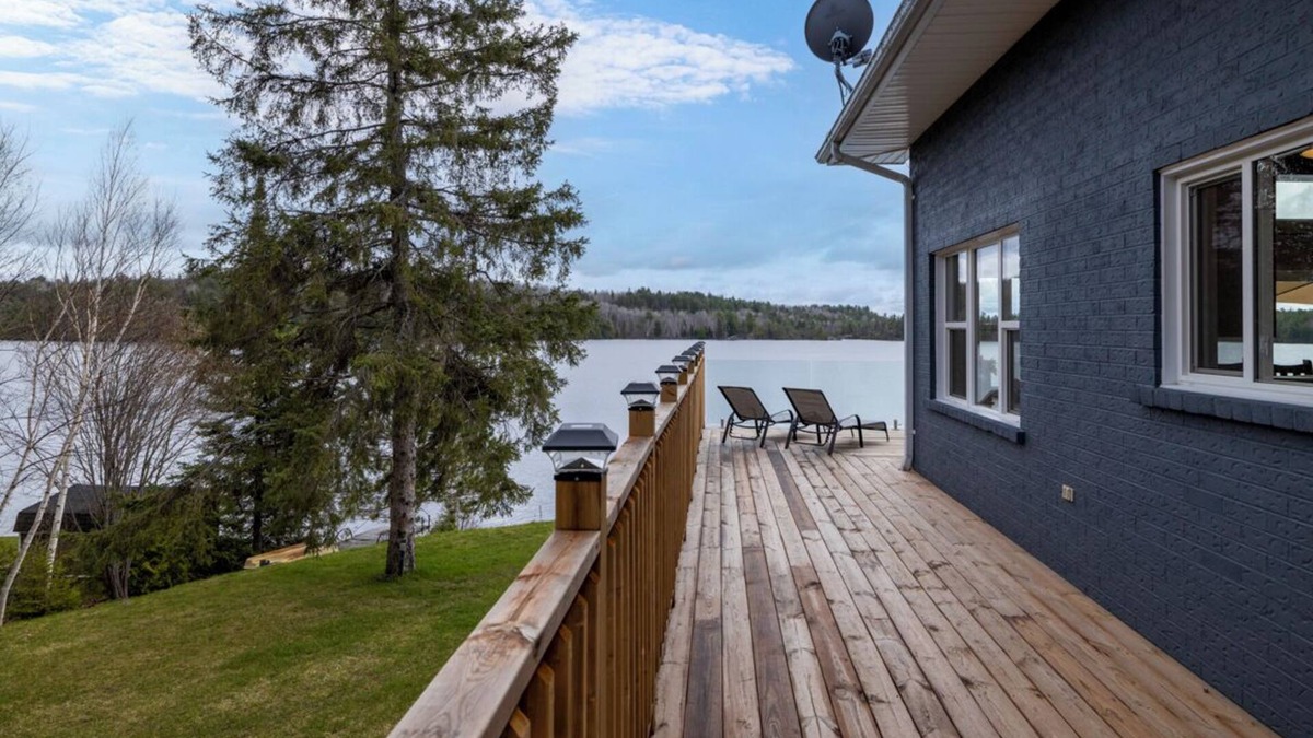French River House | Beautiful lakefront home surrounded by nature