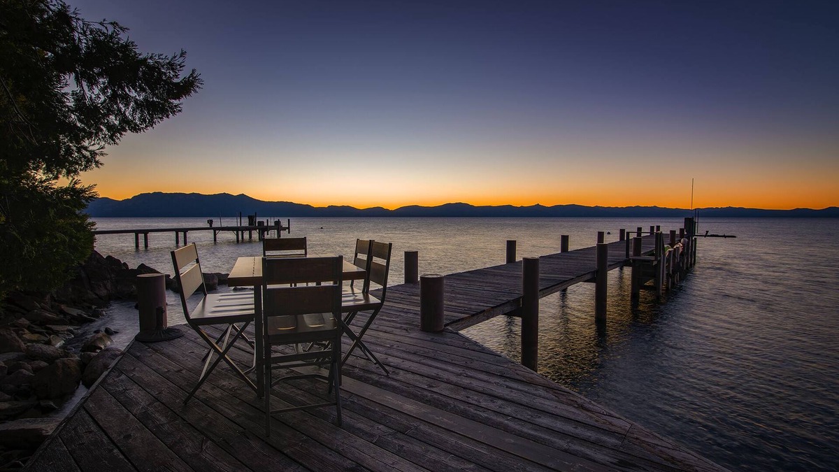 Lincoln Park House | Beautiful Lakefront Home with Pier and Buoy.