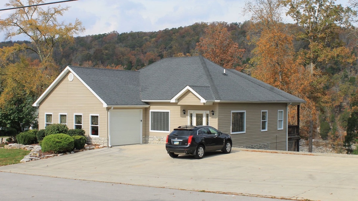 Sloans Valley House | Beautiful Lakefront Home-Walk to Ramp and Pool