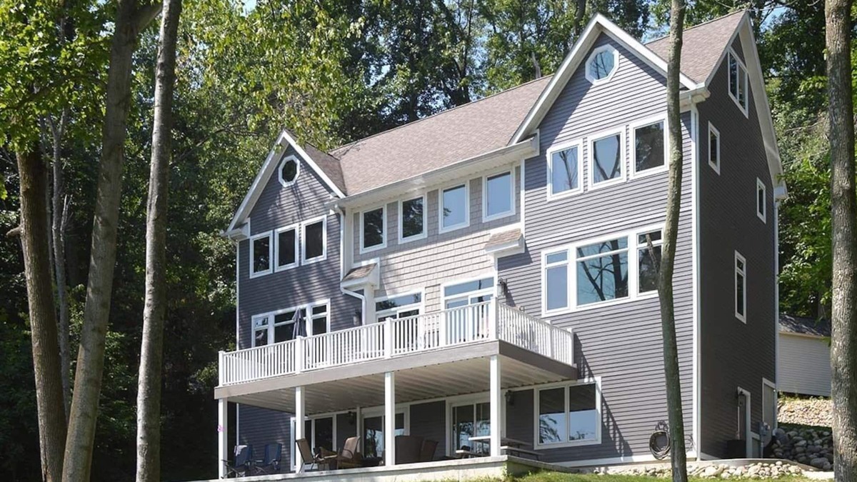 Dowling House | Beautiful Lakefront Home- Sleeps 20