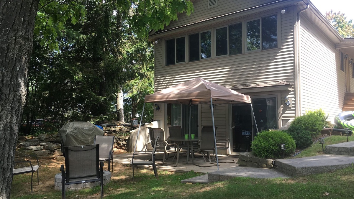 Holland Cottage | Beautiful Lakefront Home! Winter- long term rentals available