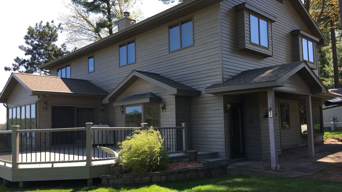 Clintonville House | Beautiful Lakefront Vacation Home!!