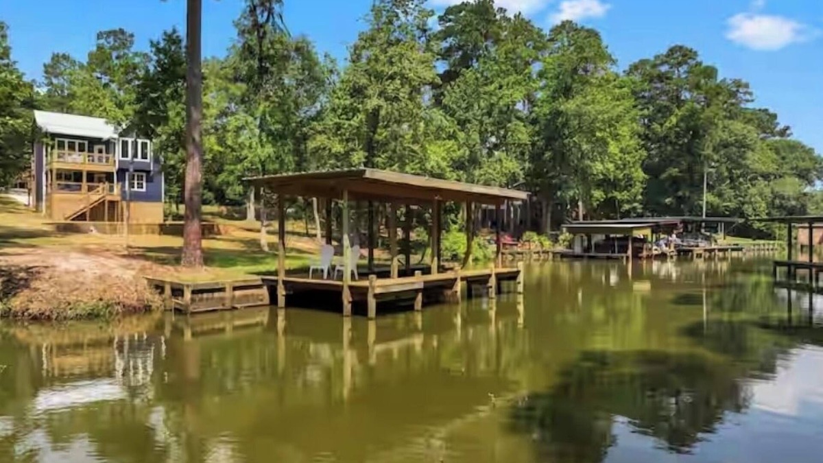 Pointblank House | Beautiful Lakefront Retreat on 1 Acre/Monthly Discount!