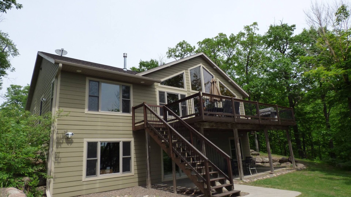 Aitkin House | Beautiful lakehome on picturesque Cedar Lake!