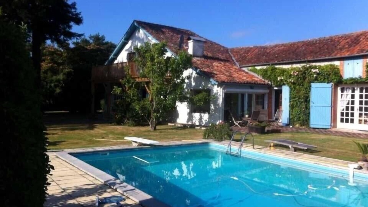 Sarron Other | Beautiful Landaise Farmhouse, large gardens with pool
