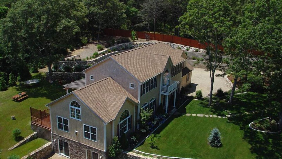 Oak Bluffs Apartment | Beautiful Landscaped Grounds and Pond & Kayaks