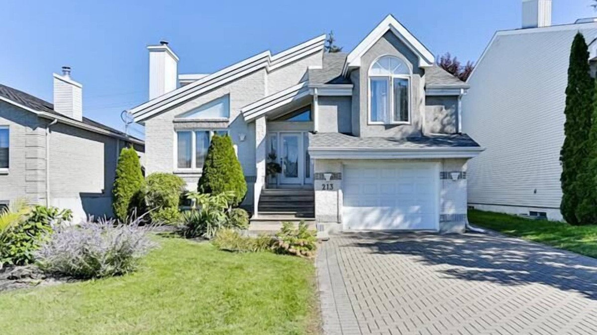 Repentigny House | Beautiful & large 4 bed house, 20mn from Montreal