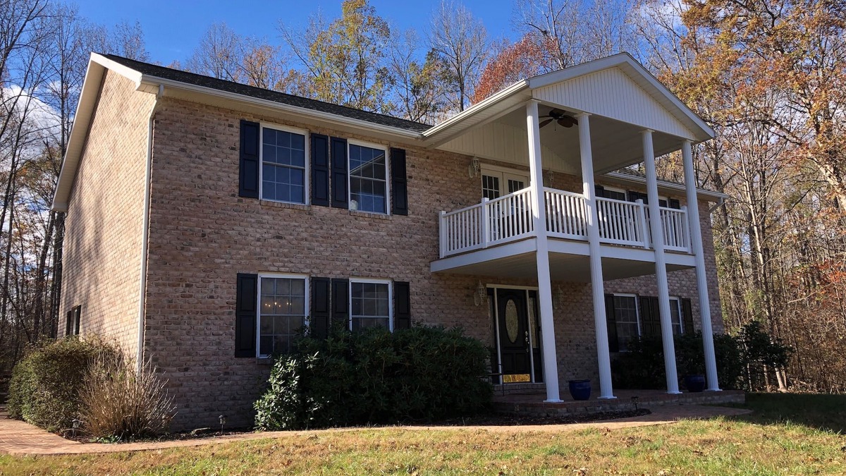 Bumpass House | Beautiful Large Home Minutes from Lake Anna with Games & Hot Tub!