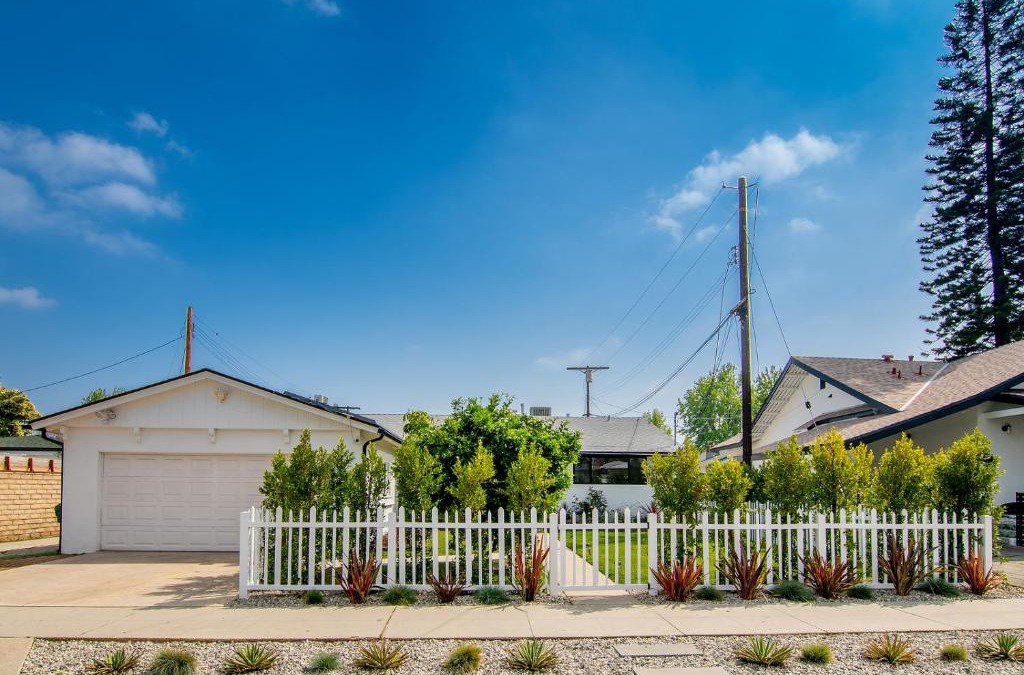 Valley Glen Villa | Beautiful Large Home + Pool