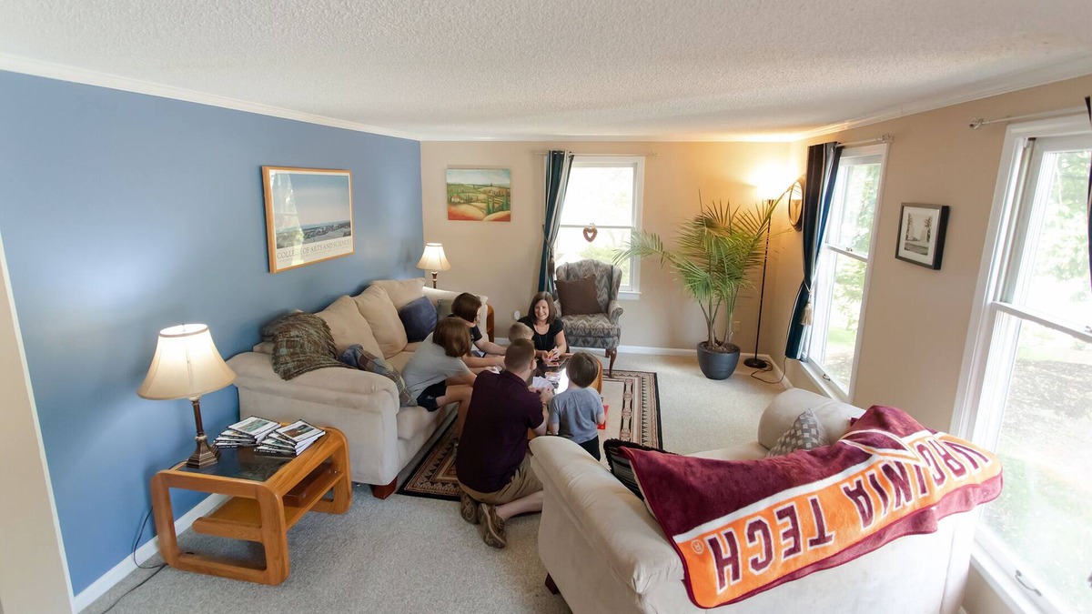 Downtown House | Beautiful Large House blocks from VT & Downtown
