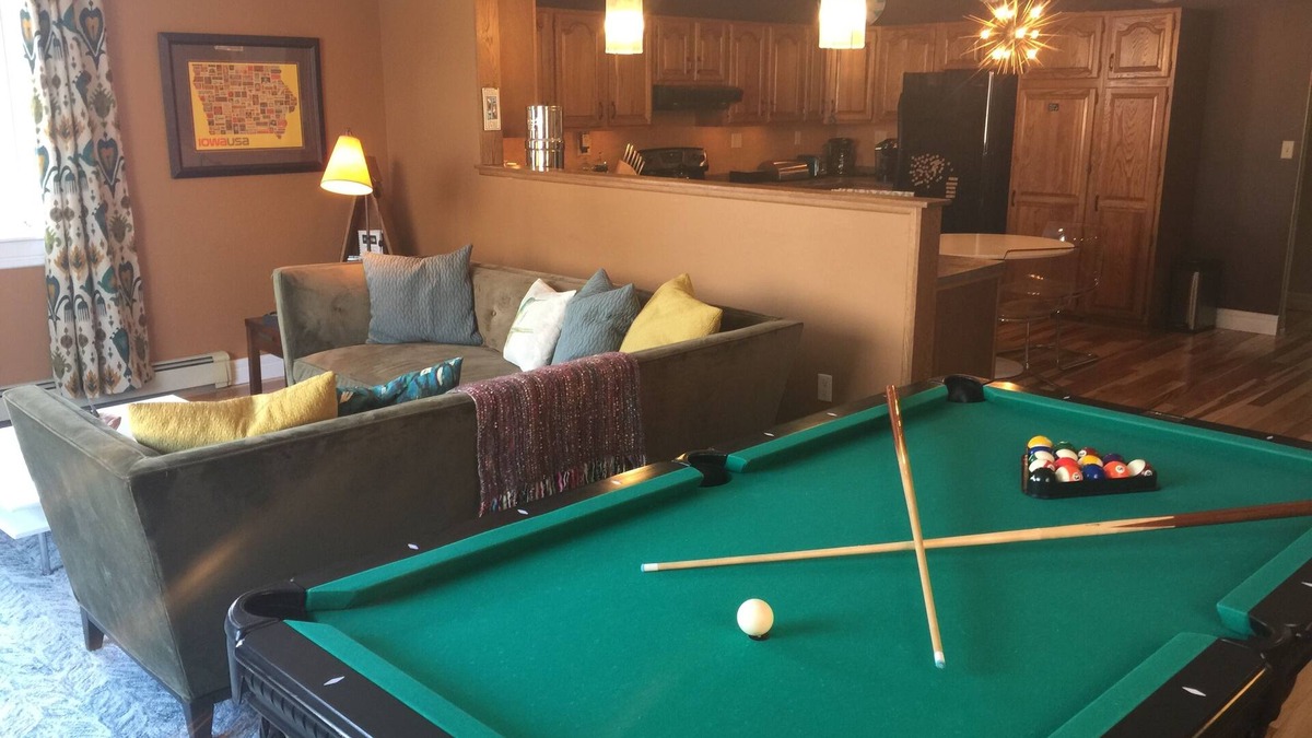 Decorah Apartment | Beautiful Large Loft on Historic Water Street in Downtown Decorah
