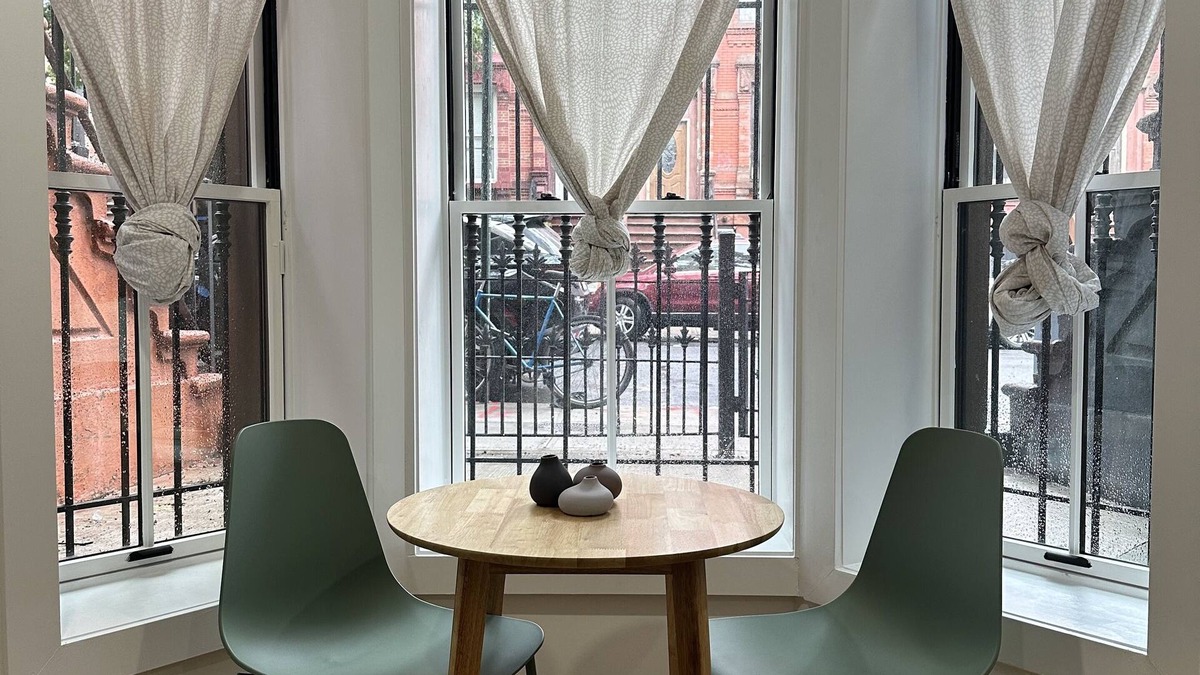 Bedford-Stuyvesant Apartment | Beautiful large true 2 bed room/2 full bathroom in a Brooklyn brownstone