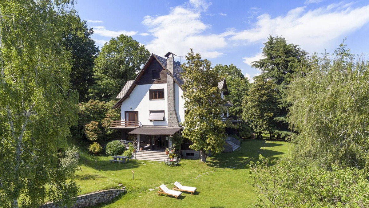 Montrigiasco Villa | Beautiful large villa amidst lush green nature! - Villa Tudor