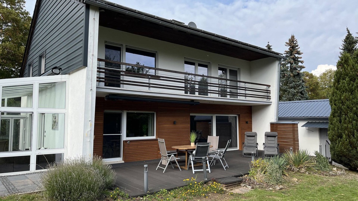 Voehl House | Beautiful large vacation home with conservatory at the Edersee/Kellerwald, dogs allowed