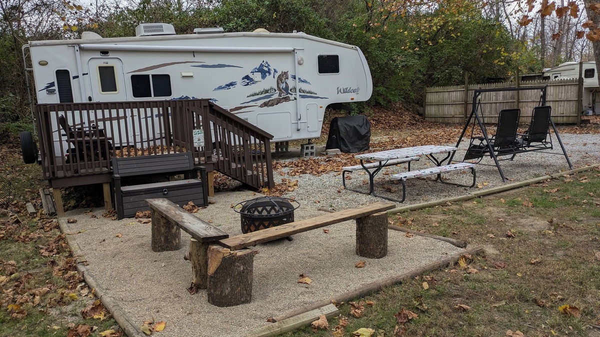 Wakefield RV Rental | Beautiful little Camper w/all the extras at RockWater Campground.