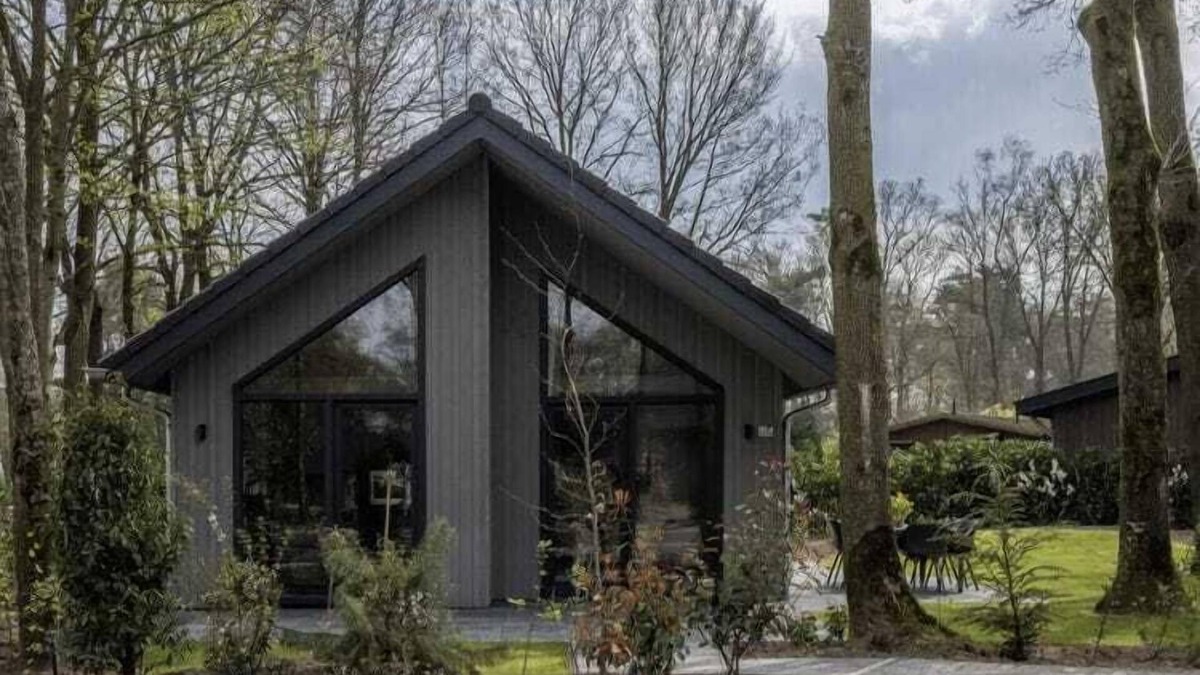 Oirschot House | Beautiful lodge at the edge of the forest