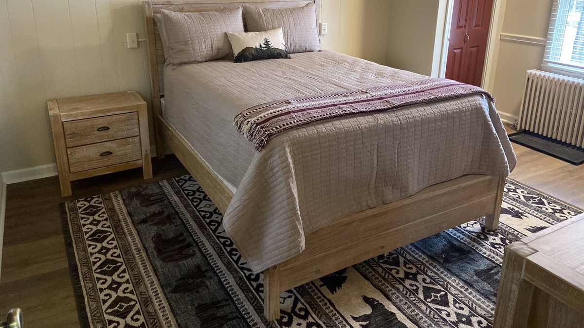 Lake Placid Cabin | Beautiful Lodging in the Heart of Lake Placid room 3/4