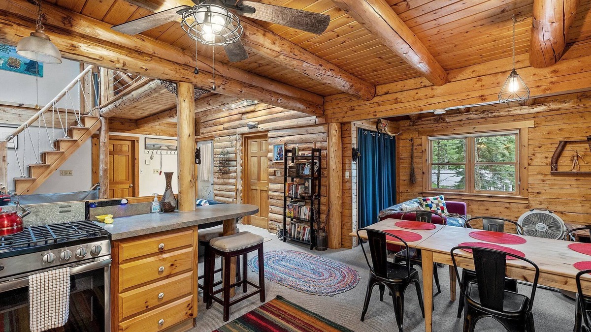 East Wakefield Cabin | Beautiful Log Cabin on Belleau Lake-All 4 Seasons! 2900 sq ft; Beach-3 min walk!