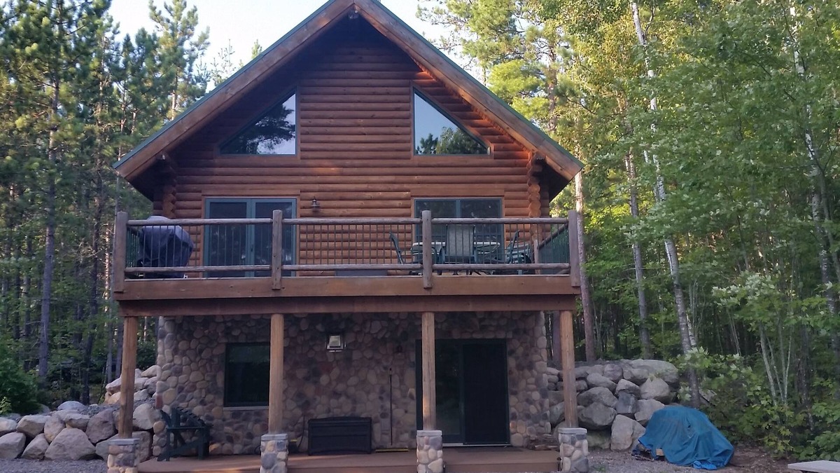 Orr Cabin | Beautiful Log Cabin on Remote Lake, with Limited Public Access.