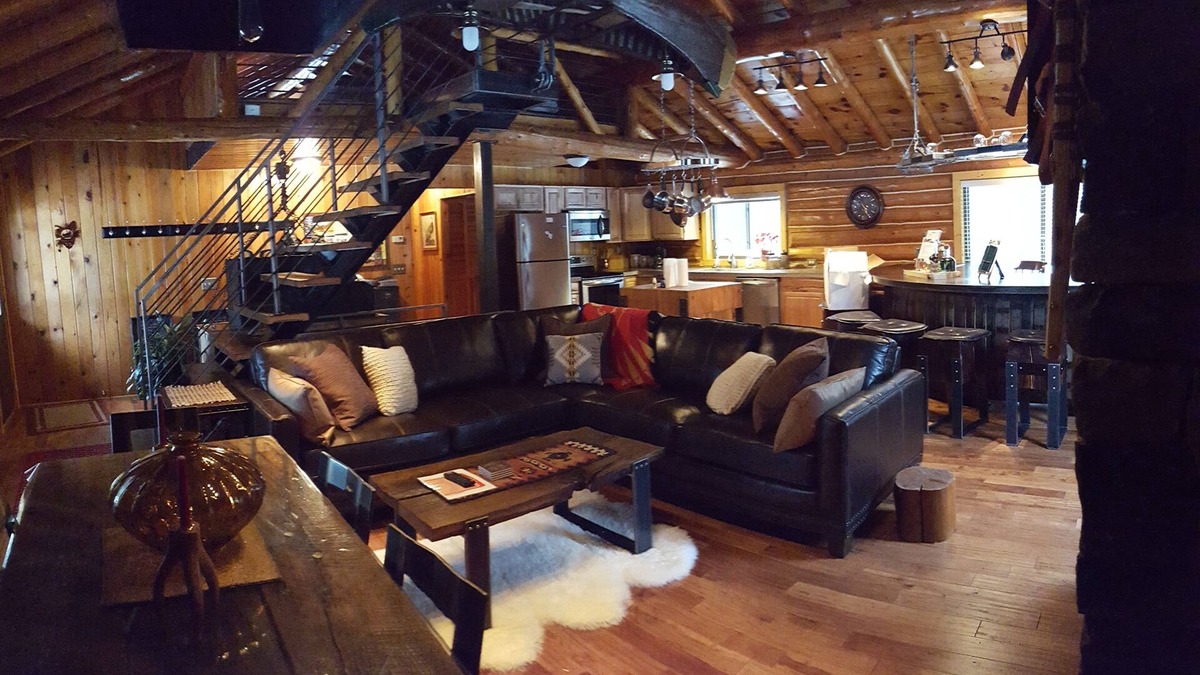 Shingleton Cabin | BEAUTIFUL Log Cabin Retreat * Outdoor Activities * Snowmobile * Hike * ATV *