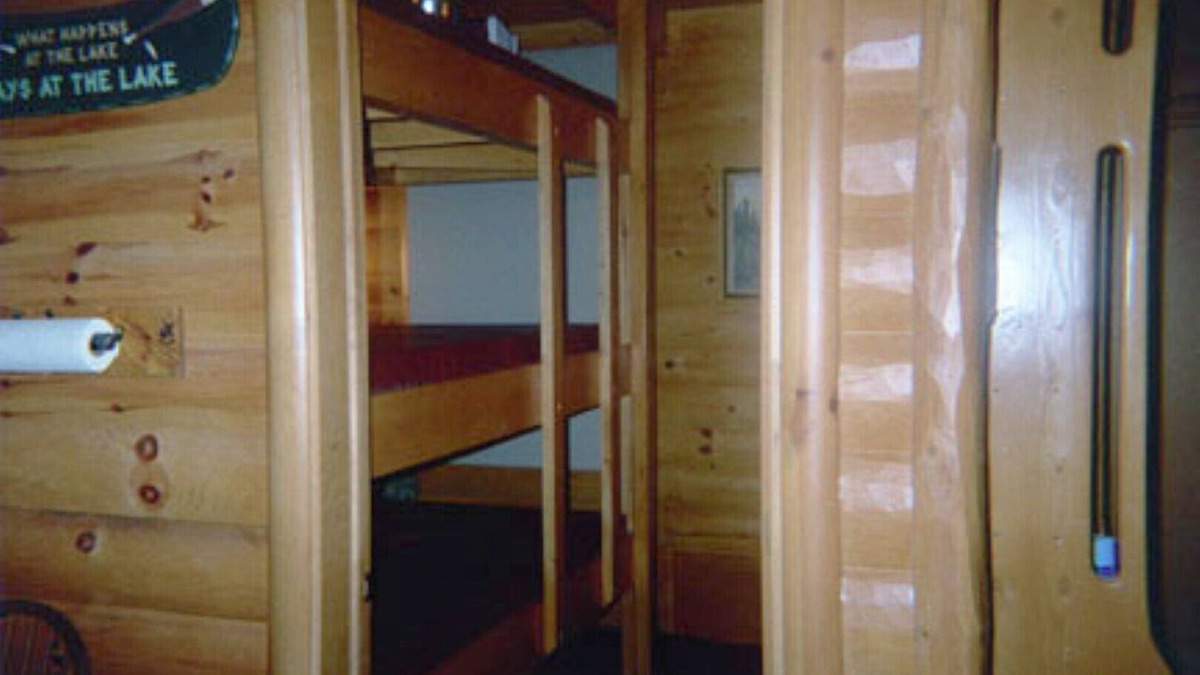 Steinauer Cabin | Beautiful Log Cabin ~ "The Rooster" ~ On 182 Acres ~ Natural Paradise!