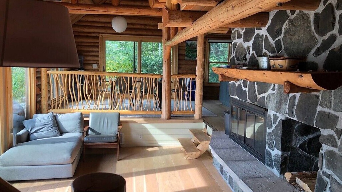 Grand Marais Cabin | Beautiful Log Cabin on Saganaga Lake