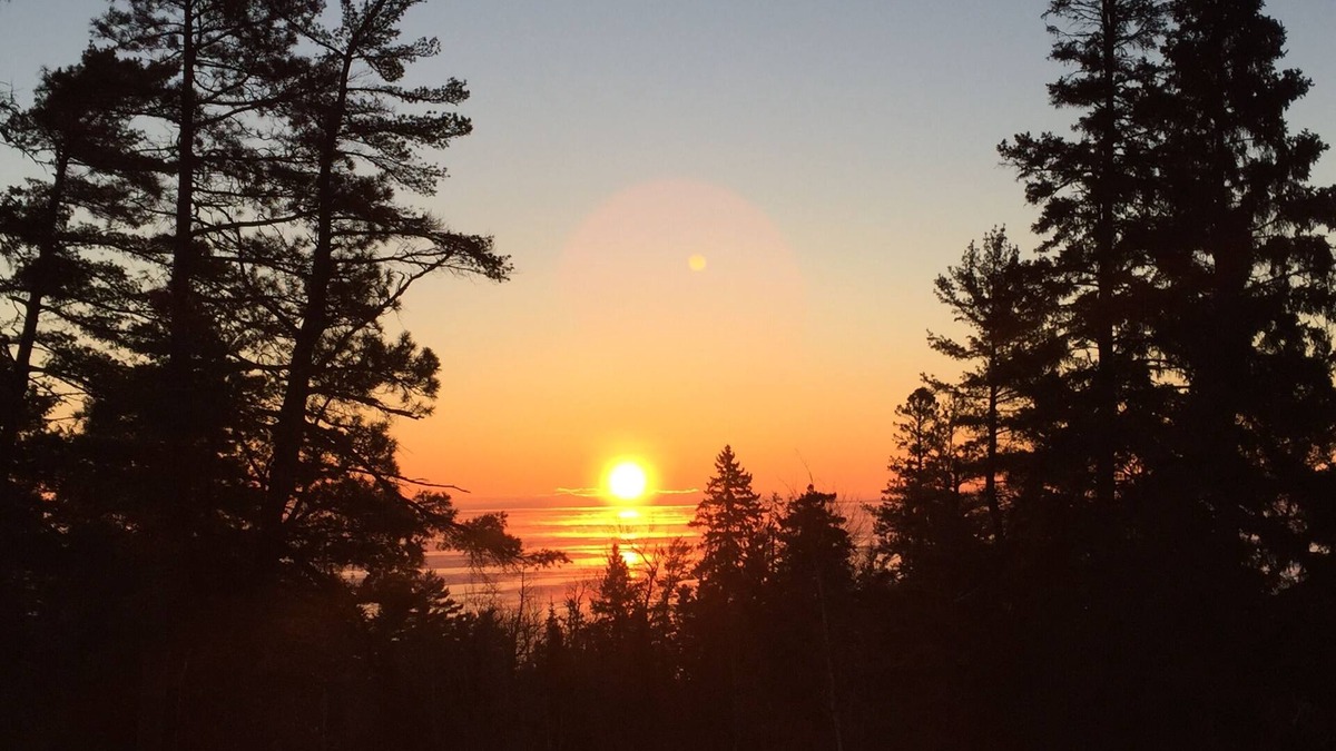 Beaver Bay Cabin | Beautiful Log home-Lake Superior view, peaceful, wooded, private, convenient