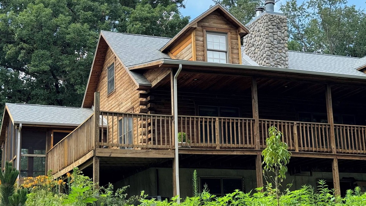 Hanover House | Beautiful Log House 4 Bed, 2 Baths, 15 acre land, close to Madison, sleeps 13