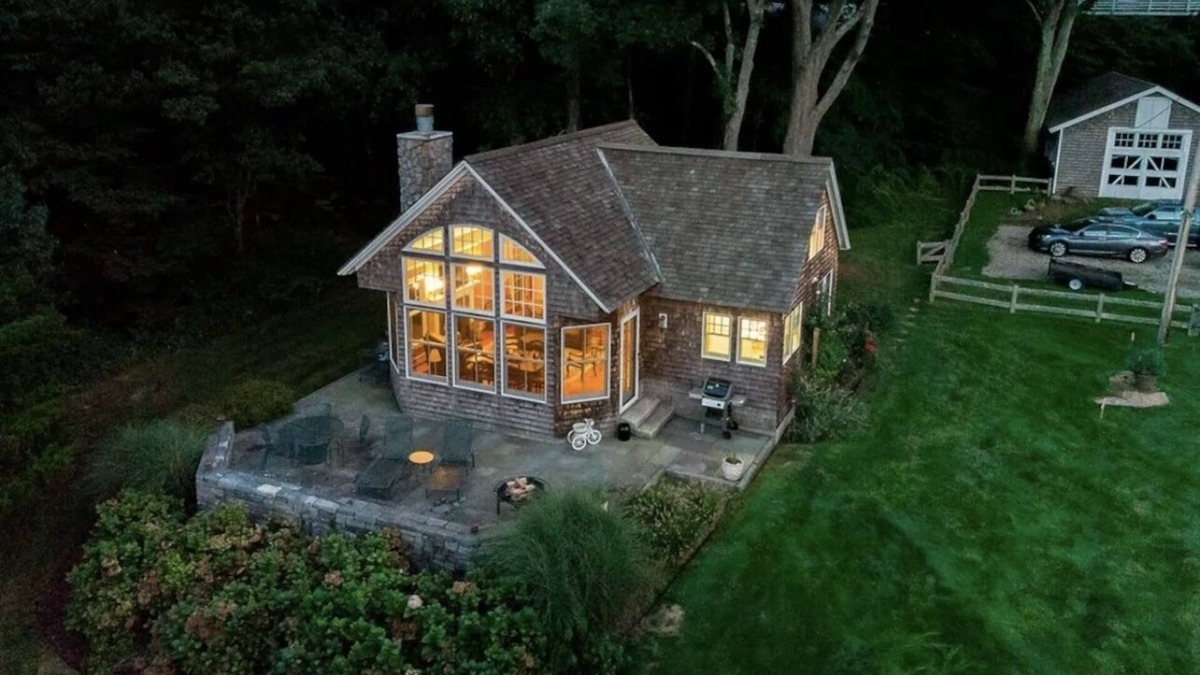 Guilford Cottage | Beautiful Long Island Sound Direct Waterfront Cottage, private beach.