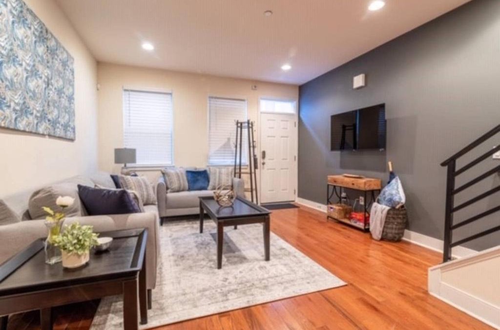 Newbold Bed & Breakfast | Beautiful Lux 4 Bedroom*Near PENN/CHOP*Roof Deck