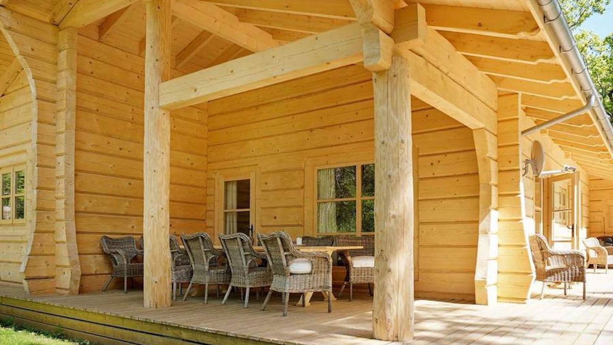 Vaxtorp Cabin | Beautiful luxury log cabin. Two private terrasses. Open fireplace. Pet friendly