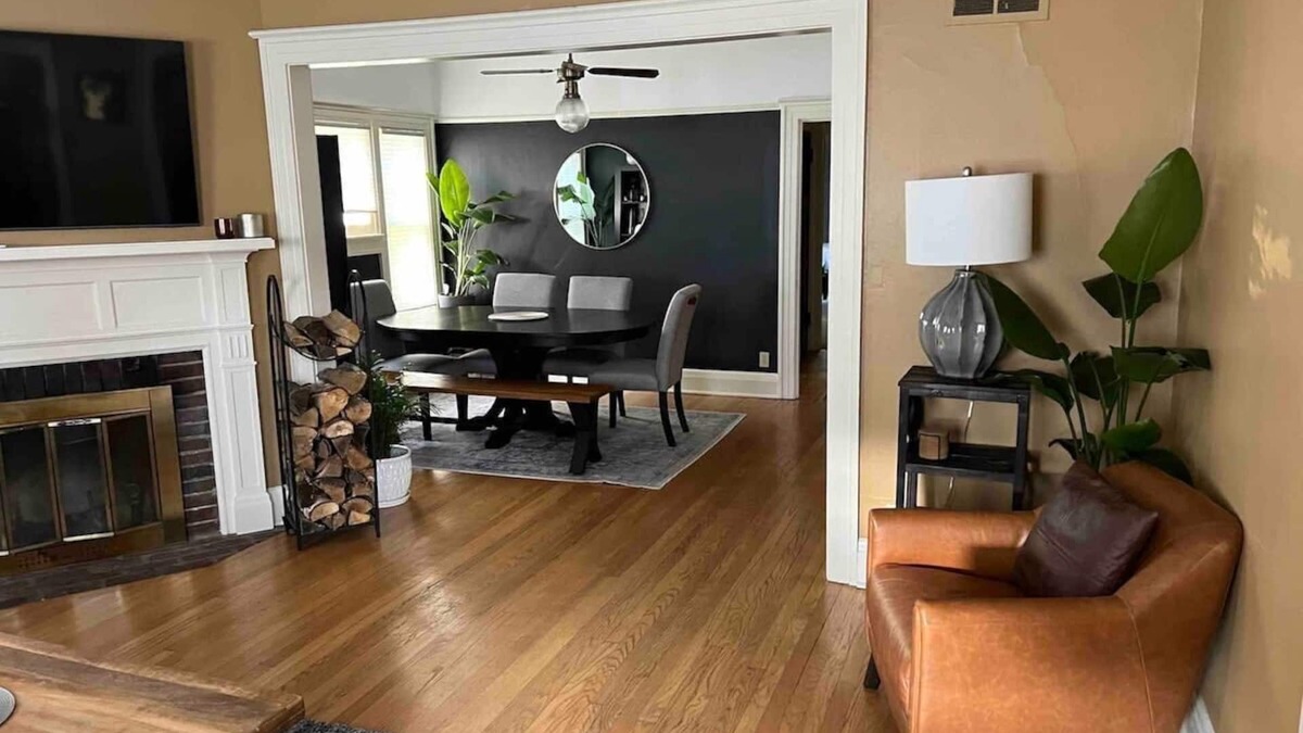 Shorewood House | Beautiful Luxury Suite B of Shorewood Home