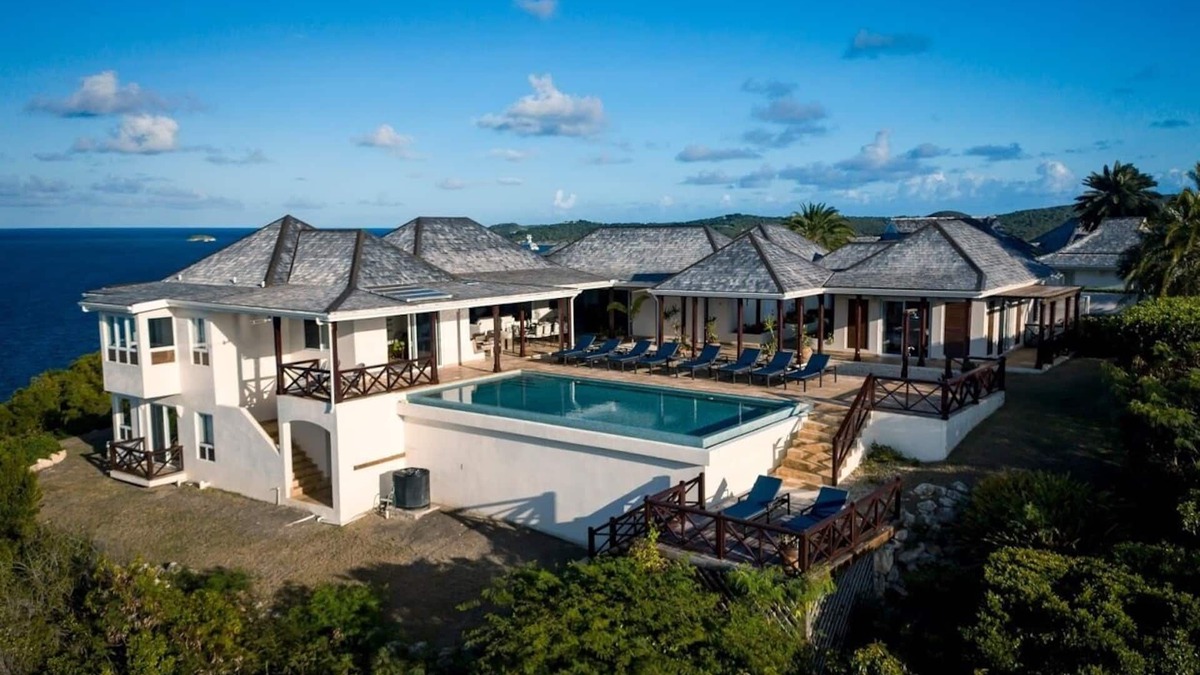 Willikies Villa | Beautiful Luxury Villa, Private Pool, Outdoor Lounge & BBQ,STUNNING VIEWS