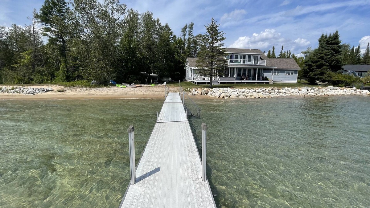 Suttons Bay Cottage | Beautiful Luxury Waterfront Home minutes from Suttons Bay and Traverse City