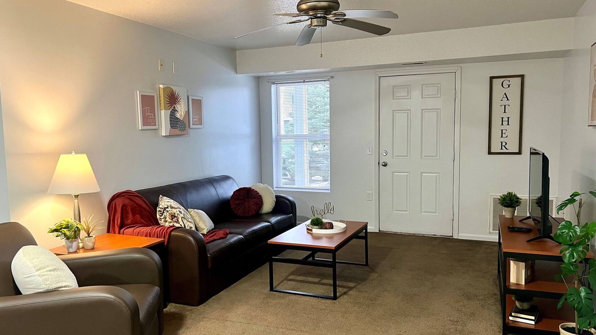 Mount Pleasant Apartment | Beautiful Main Level 2 Bedroom 2 Bathroom Close to CMU Campus