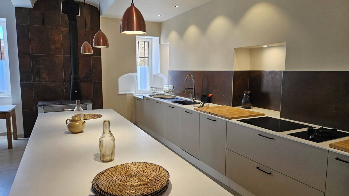 Etoile-sur-Rhone House | Beautiful mansion with large garden