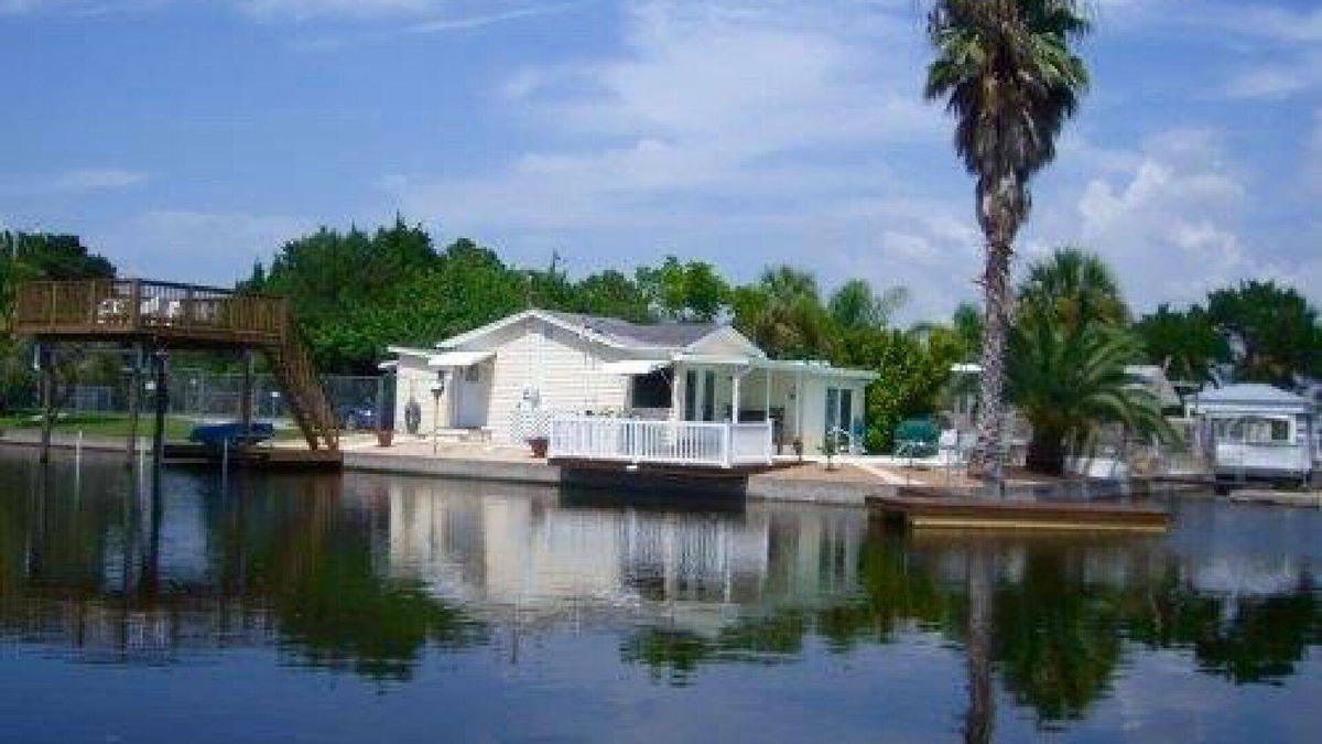 Cape Cay House | Beautiful & Meticulously Clean Waterfront Bungalow, with Pool!