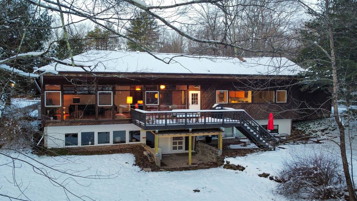 Hurleyville House | Beautiful Mid-Century Home in the Catskills