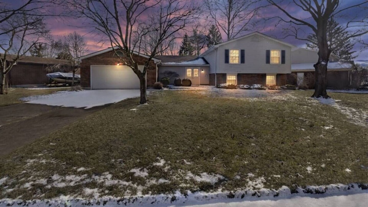 Middletown House | Beautiful Middletown Manor: Cozy 4 Bed / 3 Bath