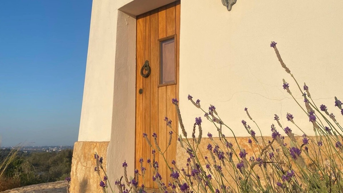 Monte Raposo House | Beautiful mill and views, in the hinterland of the Algarve coast line.